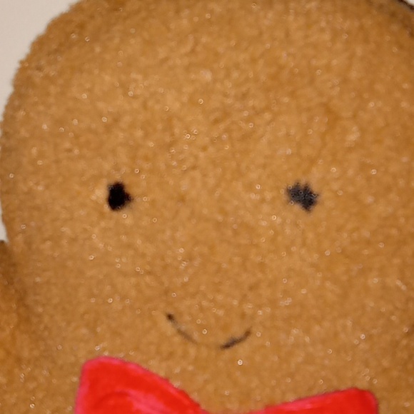 CUPCAKES & CASHMERE GINGERBREAD SHAPED PILLOW NEW - Picture 5 of 6